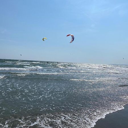 Emi Apartment Mamaia Năvodari Екстериор снимка