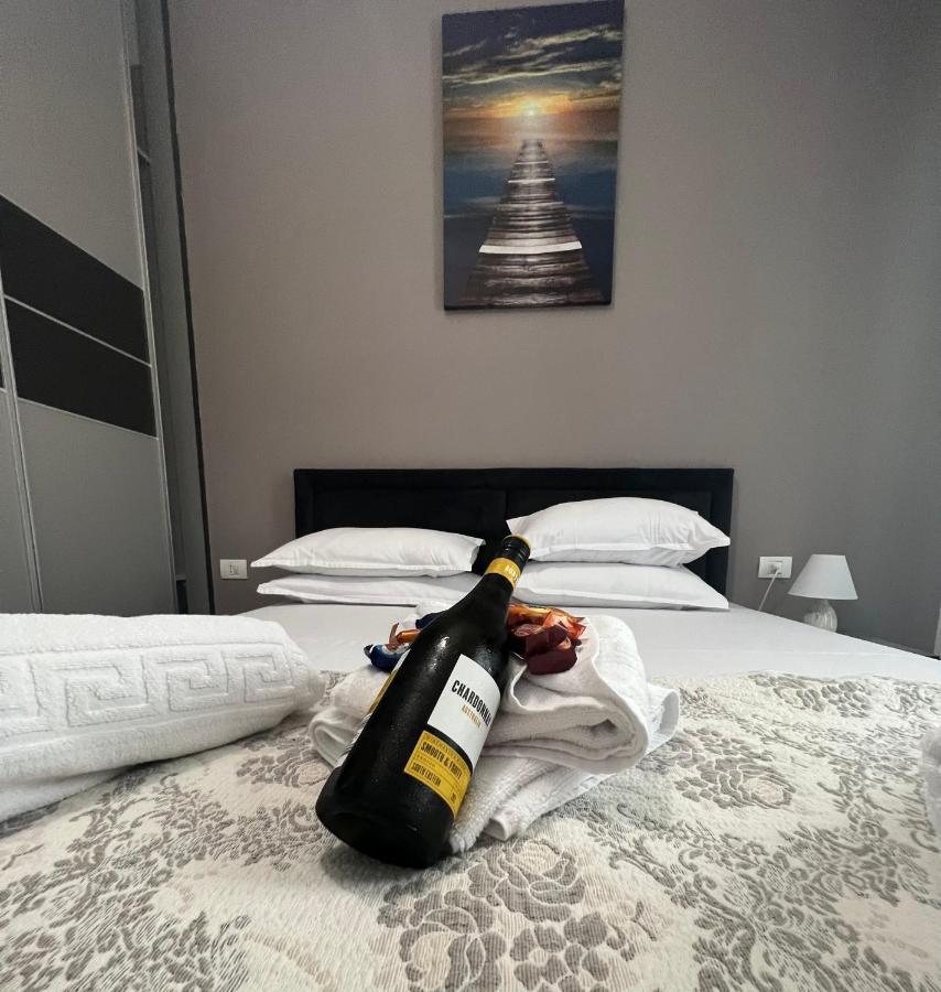 Emi Apartment Mamaia Năvodari Екстериор снимка