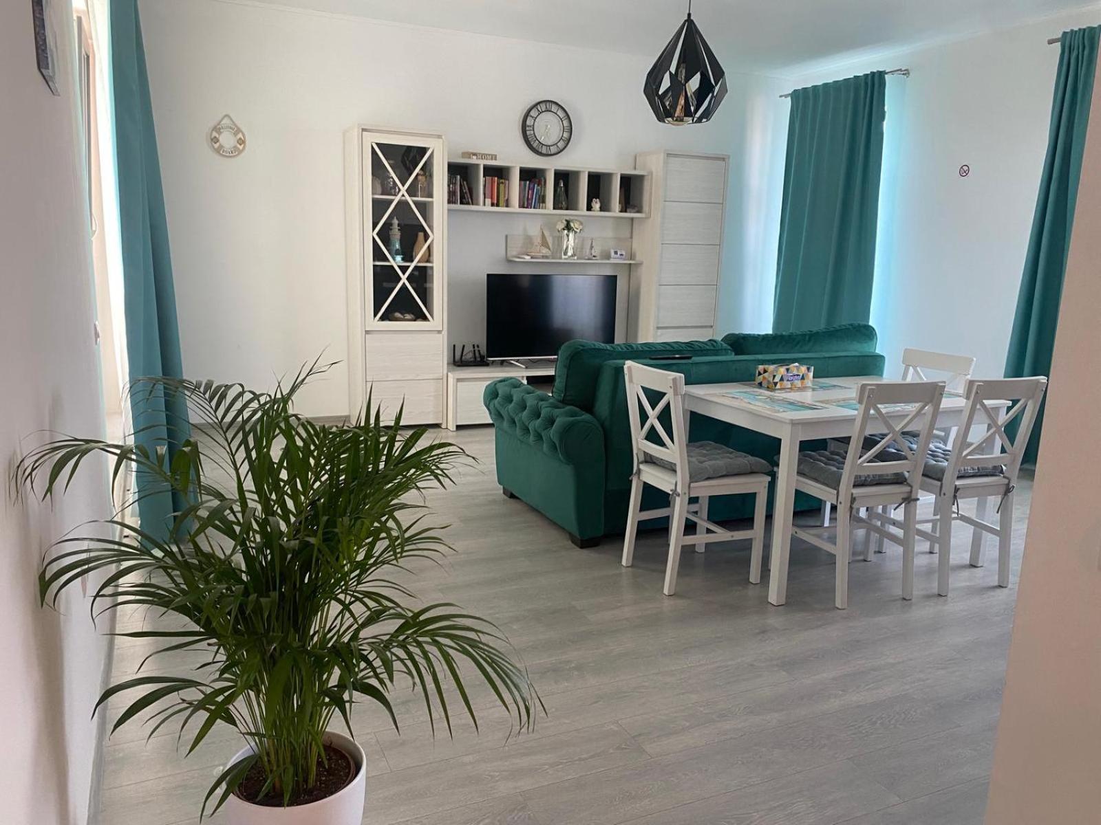 Emi Apartment Mamaia Năvodari Екстериор снимка